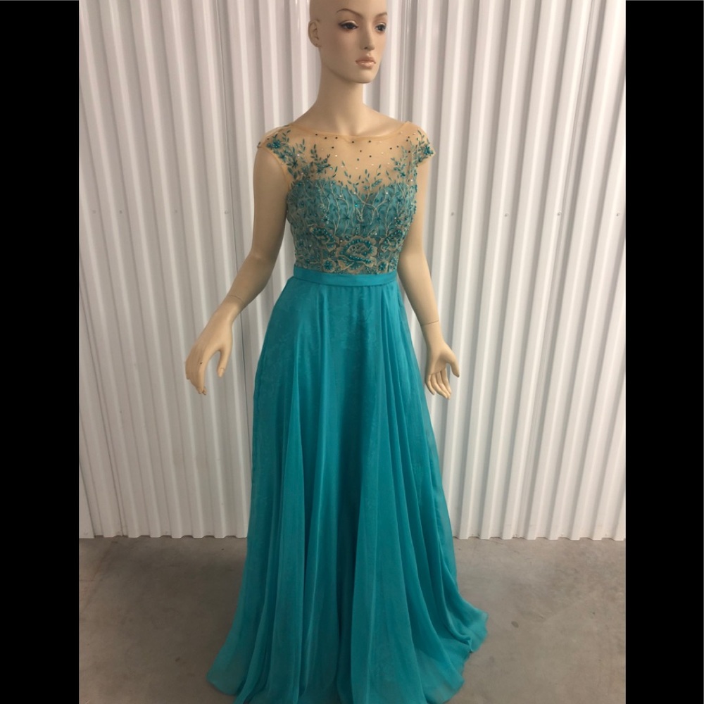 Colors evening/ prom gown